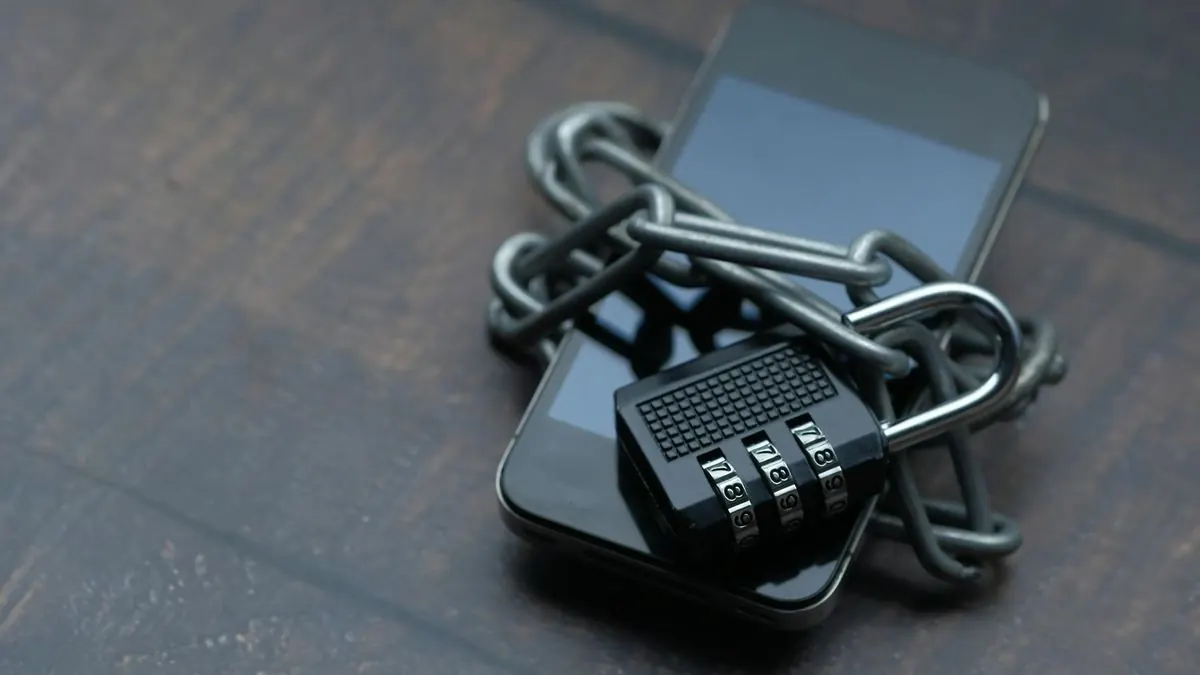 Тематическое фото для исследования: BYOD и контейнеризация: как безопасно пустить личные устройства в сеть