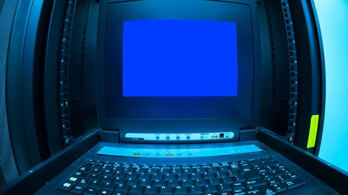 Тематическое фото для исследования: Свой SOC или аутсорсинг: расчет стоимости и сравнение