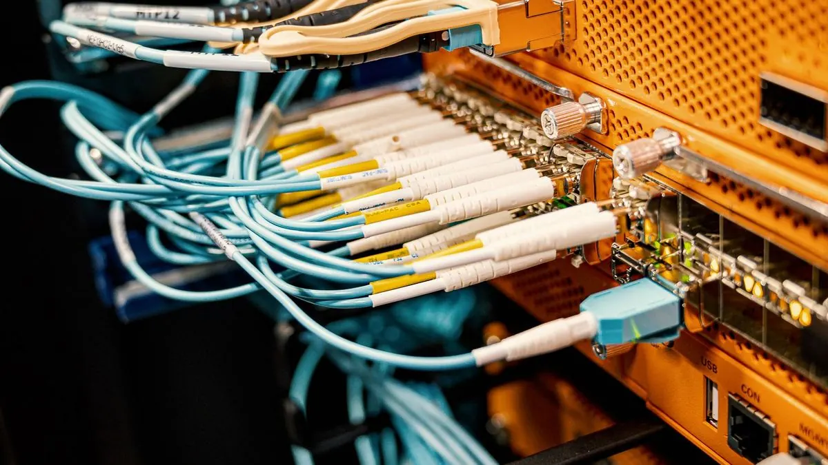 Тематическое фото для исследования: Чем заменить Cloudflare и Akamai для защиты от DDoS